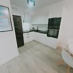 酒店 4 Perly *