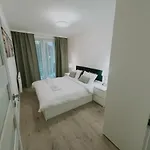 4 Perly Hotel *