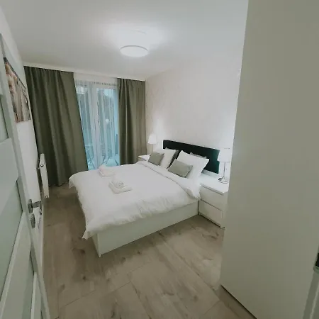 4 Perly Hotel *